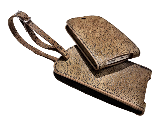 Charge-ID. A charging luggage tag - Bellemonde