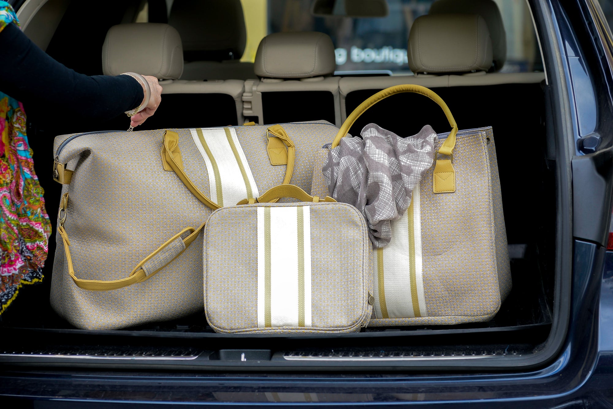 Large Hanging Toiletry Bag - Buckhead Gold